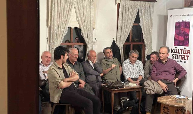Tarihi konakta çay eşliğinde şiir dolu gece
