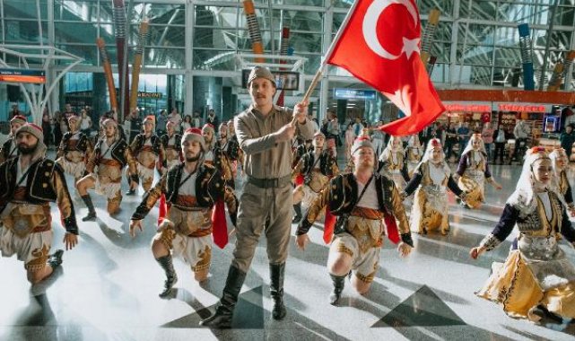 TAV Havalimanları'nda Cumhuriyetin 100. yılı kutlandı
