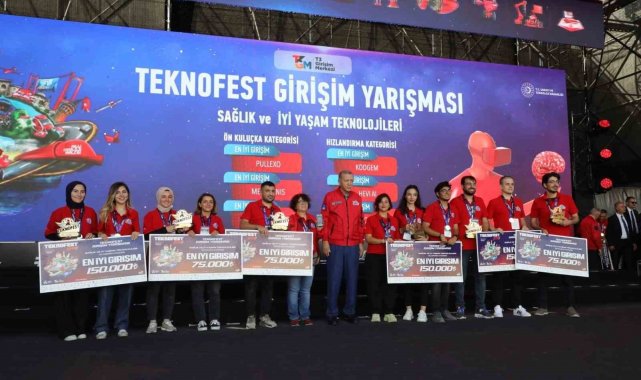 Teknofest'te en iyi ön kuluçka girişimci ödülü BUÜ'nün