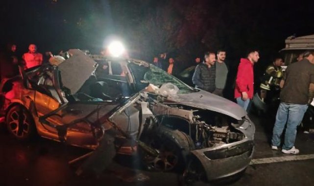 TEM'de onlarca araç birbirine girdi; İstanbul istikameti trafiğe kapalı