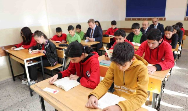 Tüm Erzincan, 24 dakika kitap okuyor