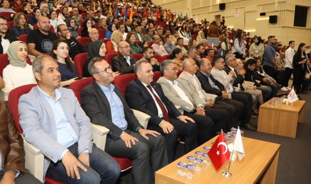 Turan Ethno- Folk Ensemble ERÜ'de sahne aldı