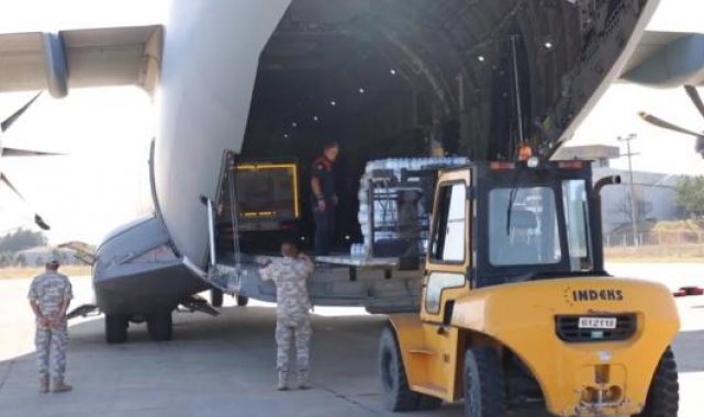 Türkiye'den depremle sarsılan Afganistan'a yardım malzemesi