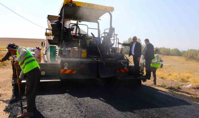 Tuşba Belediyesinin asfalt çalışması hız kesmeden devam ediyor