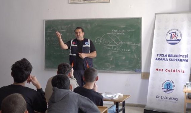 Tuzla'da her gün 120 kişiye deprem eğitimi veriliyor