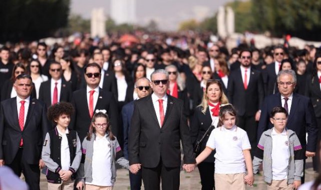 Uğur Okulları'ndan Cumhuriyetin 100. yılında Ata'ya ziyaret