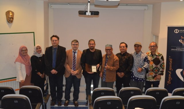 UII FBE heyeti Anadolu Üniversitesi'ni ziyaret etti