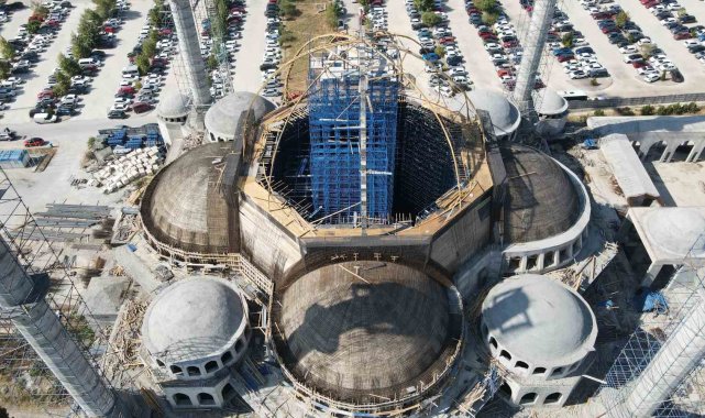 Uludağ Üniversitesi'ndeki devasa caminin kaba inşaatı bitiyor