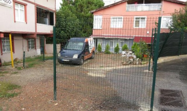 Ümraniye'de çit tartışması kavgaya dönüştü: 2 yaralı