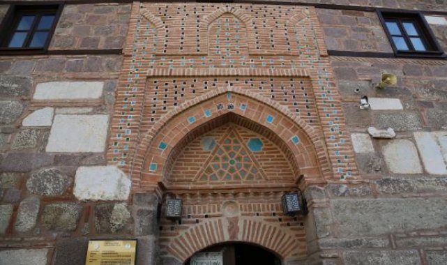UNESCO listesindeki ahşap direkli camilere mekanik yöntemlerle koruma