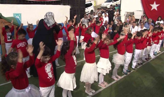 Üsküdar'da anaokulu öğrencileri Cumhuriyetin 100'üncü yılını coşkuyla kutladı