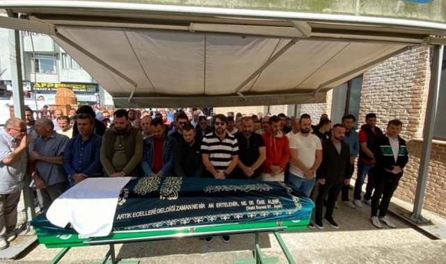 Uzun yıllardır Türkiye Gazetesi dağıtıcılığı yapıyordu kalbine yenildi