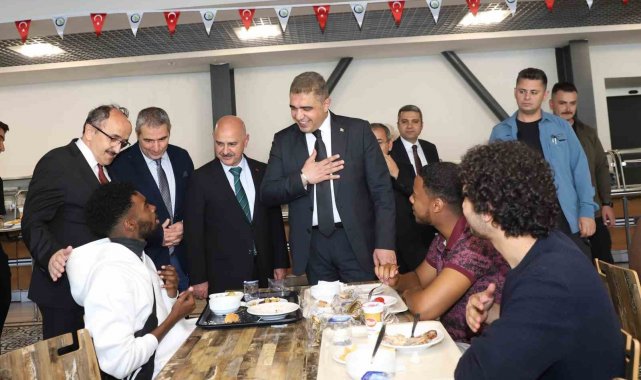Vali Aslan öğrencilerle bir araya geldi