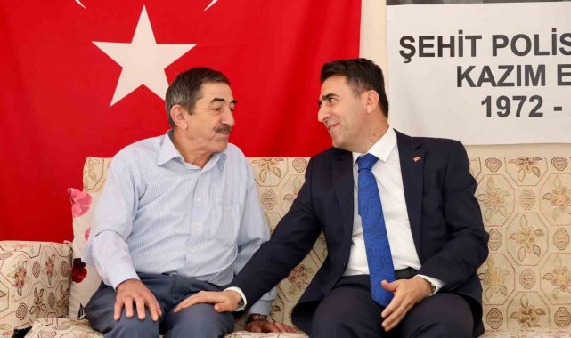 Vali Aygöl şehit ailesinin acısını paylaştı