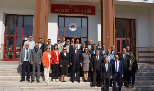 Vali Canbolat muhtarları yalnız bırakmadı