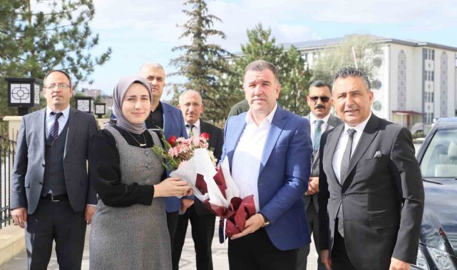 Vali Eldivan eğitim öğretim faaliyetleri hakkında bilgi aldı