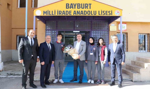 Vali Eldivan, Milli İrade Anadolu Lisesine ziyarette bulundu