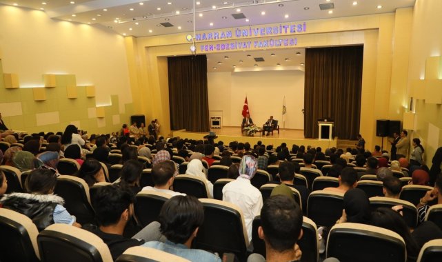 Vali Şıldak üniversite öğrencileriyle buluştu