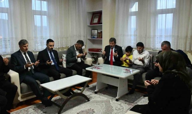 Vali Tavlı'dan şehit yüzbaşıya vefa