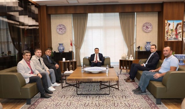 Valilikte Aslanapa'ya doğalgaz bağlanması konusu görüşüldü