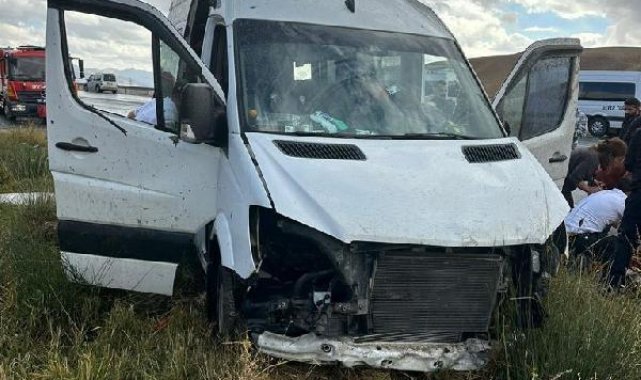 Van- Hakkari yolunda iki kaza: 12 yaralı