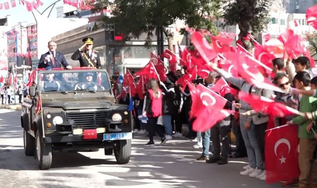 Van'da 100. yıl coşkusu