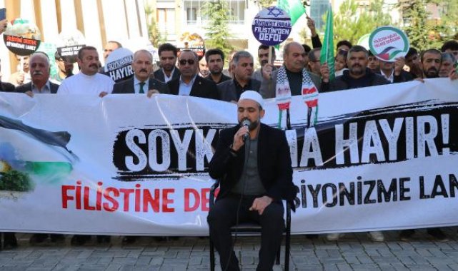 Van'da cuma namazı çıkışı, İsrail protestosu