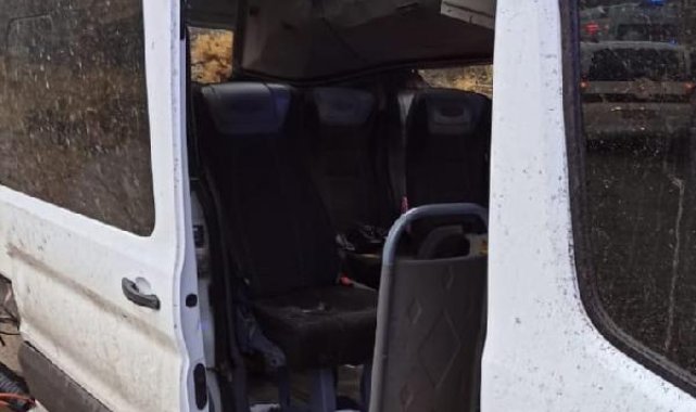 Van'da minibüs takla attı: 7 yaralı