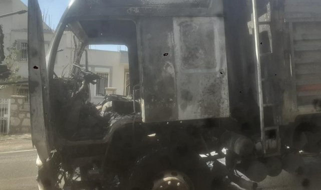 Yanan kamyon, kullanılmaz hale geldi