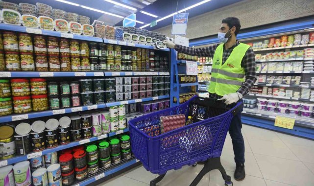 Yaşlılar "Alo" diyor, ekipler yardıma koşuyor