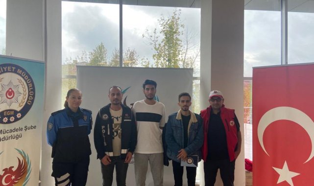 Yeni öğrencilere polislerden bilgilendirme