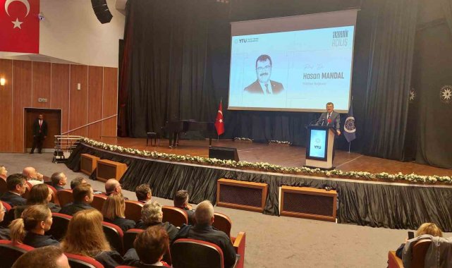 YTÜ'de akademik yıl TÜBİTAK Başkanı Hasan Mandal'ın ilk dersiyle başladı