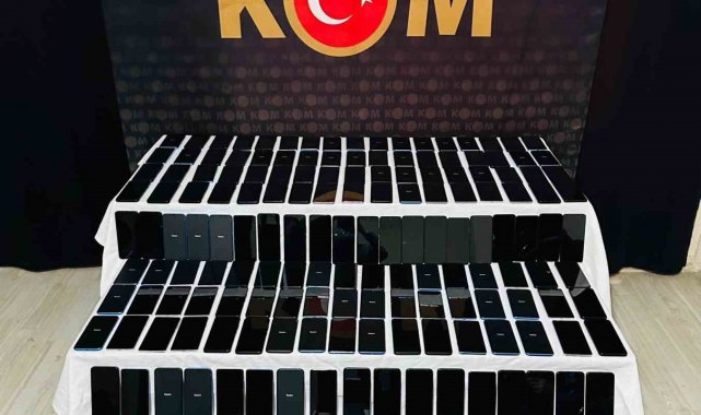 Yüksekova'da 260 adet kaçak cep telefonu ele geçirildi