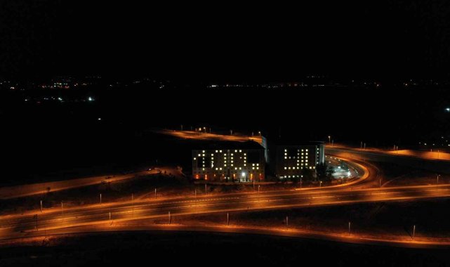 Yurt ışıkları Cumhuriyet'in 100. Yılı için yandı