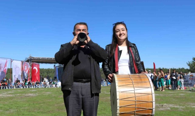 Zurnacı babanın davulcu kızı