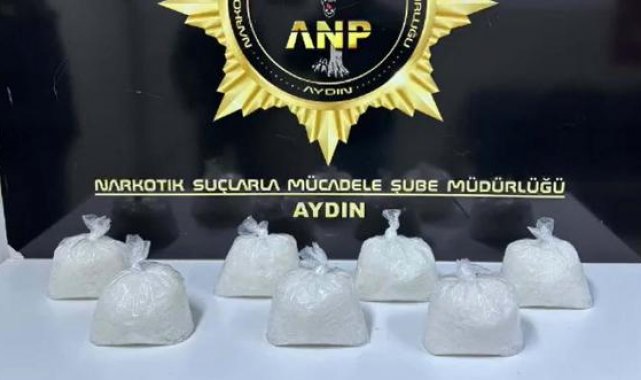'Tina' ile aramada otomobilde metamfetamin bulundu; 4 gözaltı