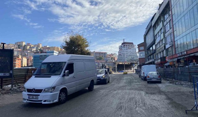 67 yıllık köprünün bir ayağı trafiğe açıldı