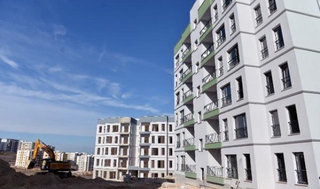 Adana'da depremzedeler için hazırlanan 1000 konut ocakta teslim edilecek
