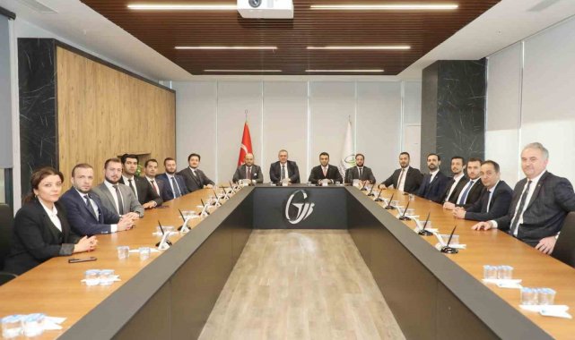 Akıncı, TOBB Gaziantep Genç Girişimciler Kurulu Üyeleriyle bir araya geldi