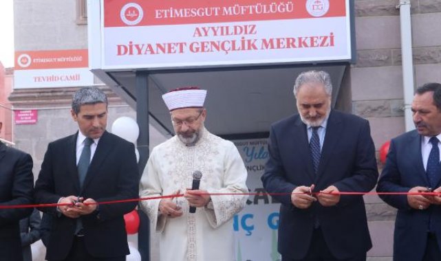 Ali Erbaş: Cinayetlere seyirci kalmak insanlığın ayıbıdır