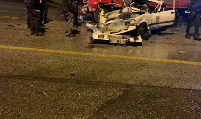 Ankara'da otomobille kamyonet çarpıştı: 5 yaralı