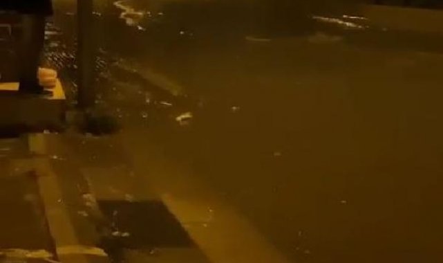 Ankara'da sağanak; yollar göle döndü