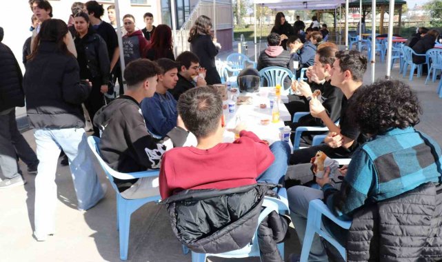 Ara tatilde öğrenciler mangalda buluştu