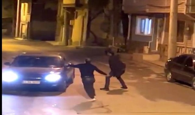 Araçlara ve polise saldıran alkollü şüpheli adli kontrolle serbest