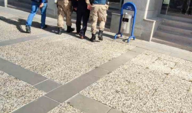 Aranan şahıslar Jandarmadan kaçamadı