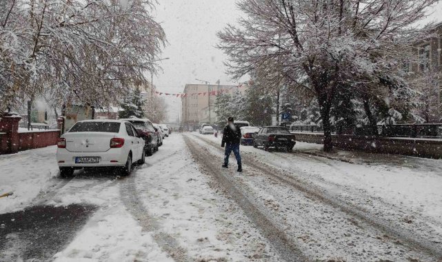 Ardahan'da eğitime kar engeli