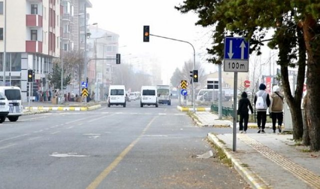 Ardahan'da sis ve kırağı etkili oldu