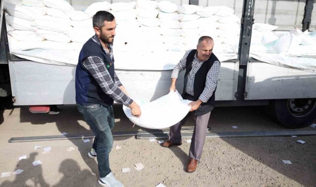 Arı kovanına şeker desteği