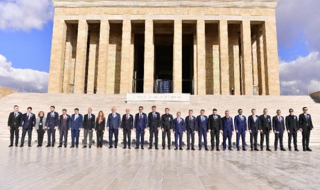 ASELSAN yönetimi Anıtkabir'i ziyaret etti