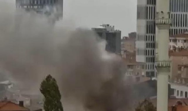 Ataşehir'de geri dönüşüm deposunda yangın - 1